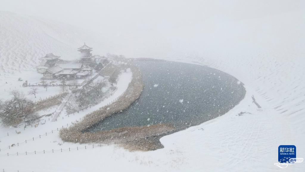 雪落敦煌