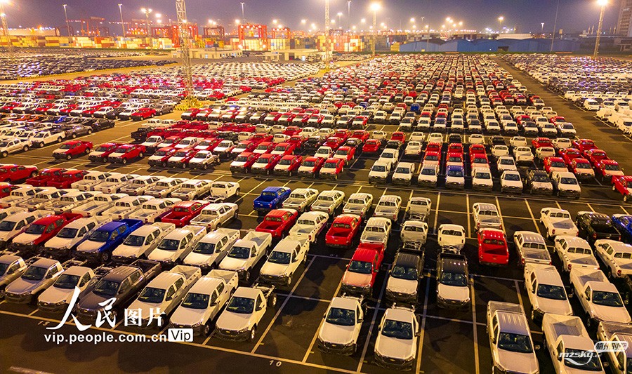 中国汽车出口加速创新纪录