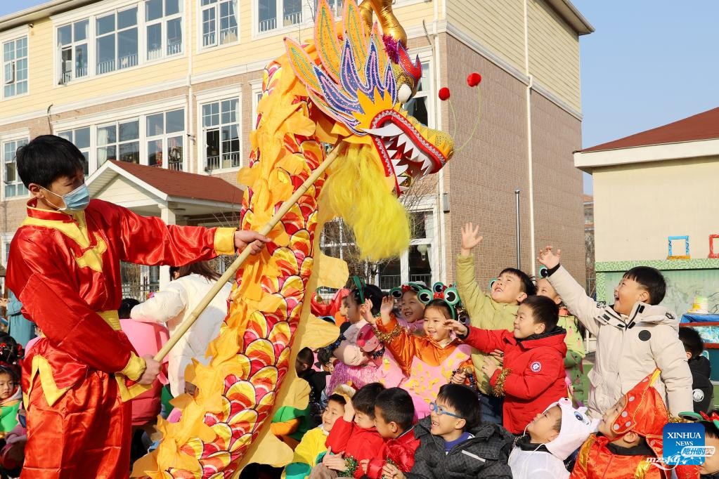 为迎接即将到来的元宵节，中国各地举办了各种