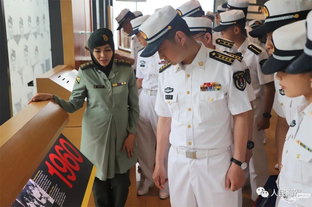 中国海军戚继光舰抵达越南进行友好访问