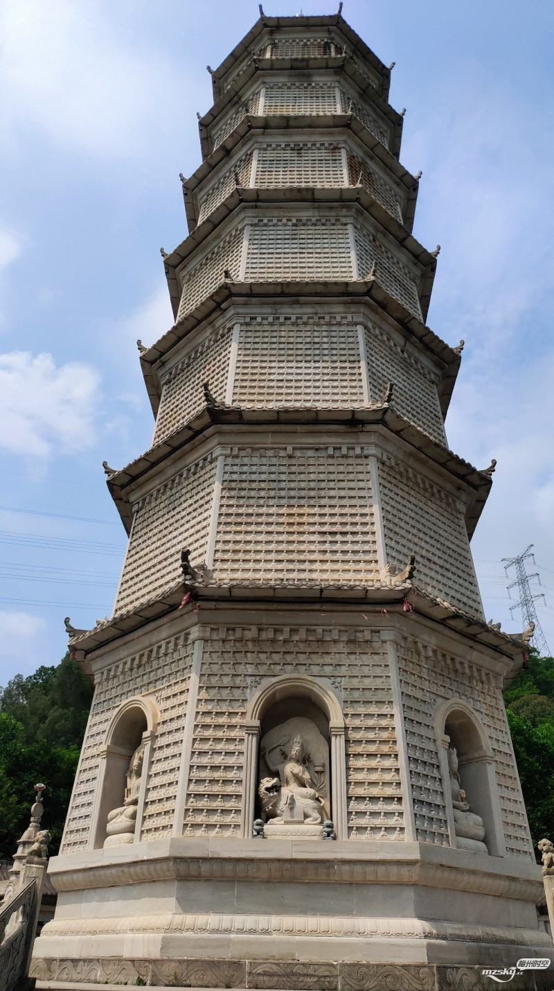 600普宁市南岩古寺万佛塔.jpg