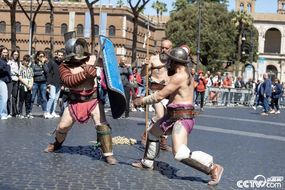 罗马以游行和活动庆祝2777岁生日