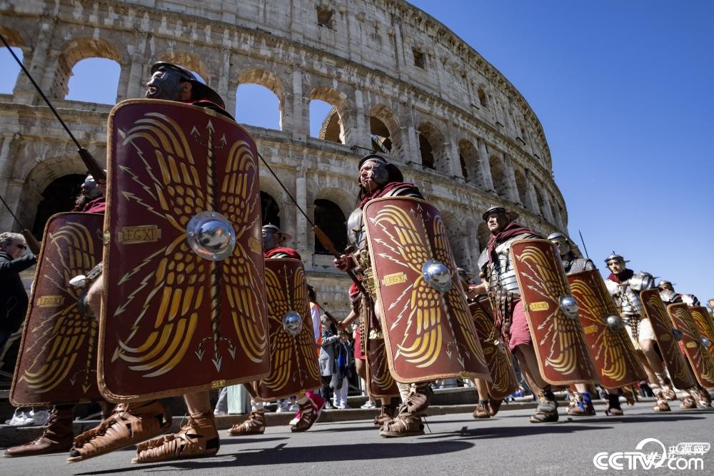 罗马以游行和活动庆祝2777岁生日